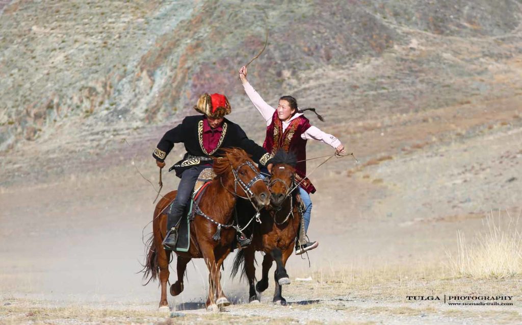 Kizkuar Horse Woman chasing a horseman