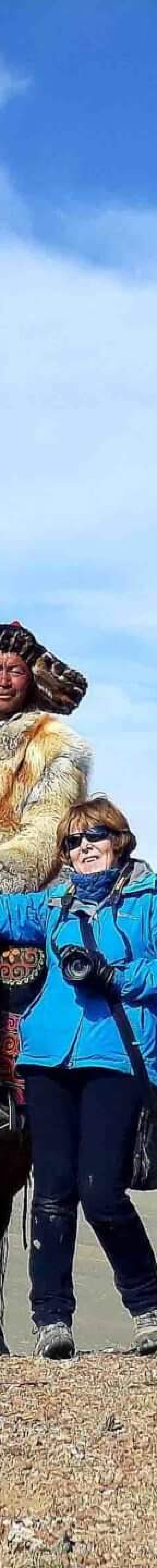 Nomadic Trails clients private photoshoot with Golden Eagle hunters