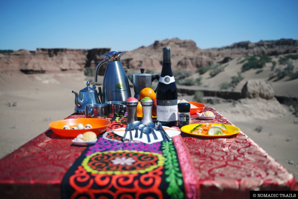 Expedition Food Nomadic Trails table set up horse riding tips