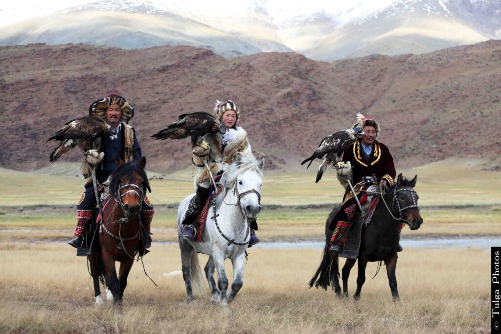 Mongolian eagle hunters Golden Eagle Festival Tour