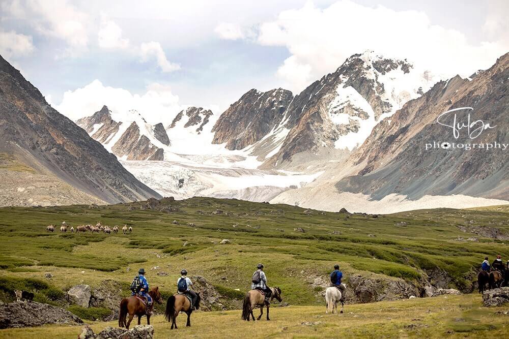 Horse riding to Altai Tavan Bogd National Park