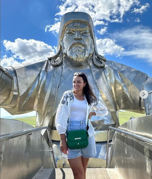 Day 8: Drive to Ulaanbaatar City via Chinggis Khaan Statue